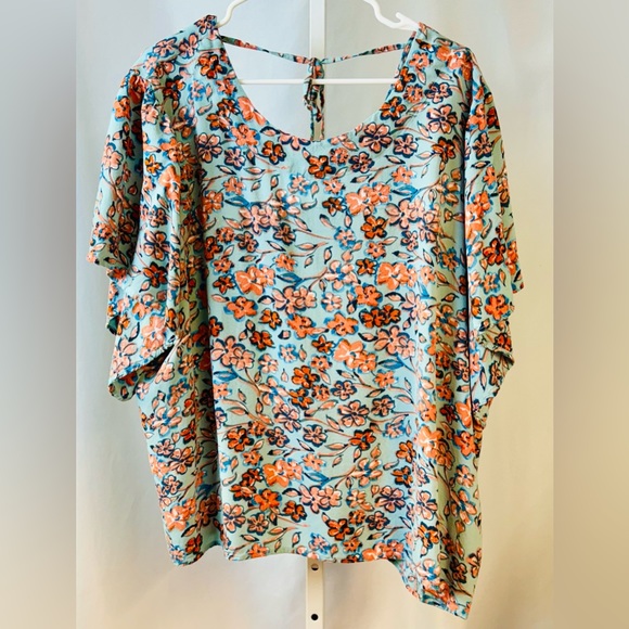 Toxik3 Tops - Toxik3 100% Rayon Floral Print Blouse Short Sleeve Scoop Back‎ with Tie size 3X